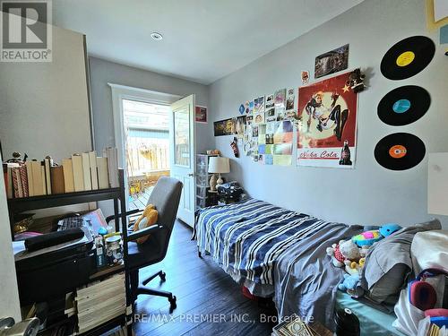 454 Gerrard Street E, Toronto (Cabbagetown-South St. James Town), ON - Indoor Photo Showing Bedroom