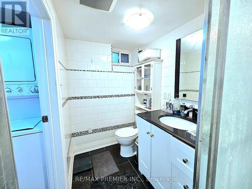 454 Gerrard Street E, Toronto (Cabbagetown-South St. James Town), ON - Indoor Photo Showing Bathroom