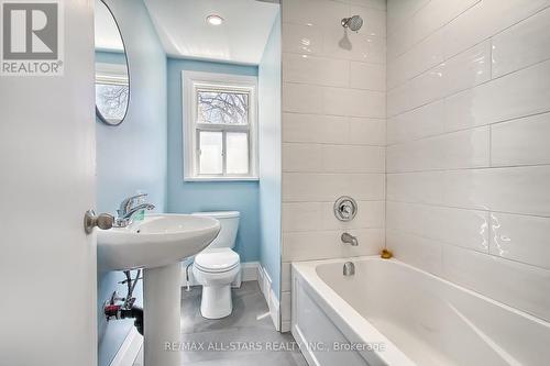 165 Ellesmere Road, Toronto, ON - Indoor Photo Showing Bathroom