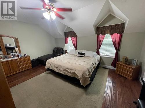 94 Chase Road, Christina Lake, BC - Indoor Photo Showing Bedroom