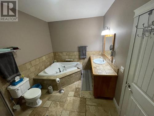 94 Chase Road, Christina Lake, BC - Indoor Photo Showing Bathroom