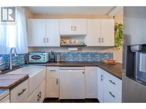 2250 Baskin Street Unit# 18 Lot# 18, Penticton, BC - Indoor Photo Showing Kitchen