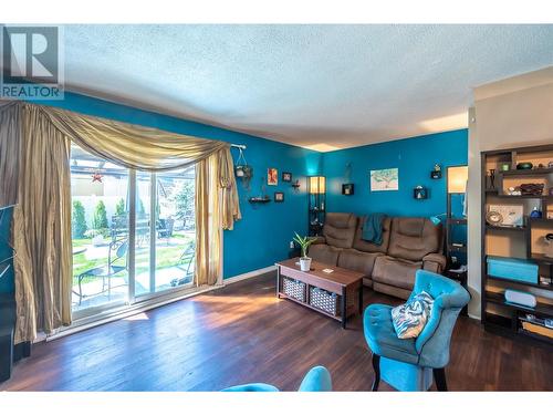 2250 Baskin Street Unit# 18 Lot# 18, Penticton, BC - Indoor Photo Showing Living Room