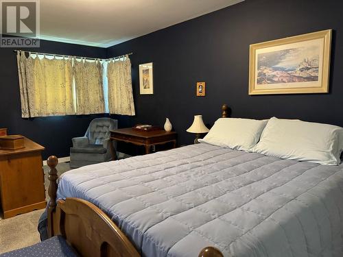 871 3 Avenue Ne, Salmon Arm, BC - Indoor Photo Showing Bedroom