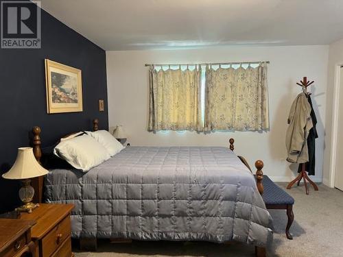 871 3 Avenue Ne, Salmon Arm, BC - Indoor Photo Showing Bedroom