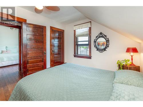 1550 15 Avenue Se, Salmon Arm, BC - Indoor Photo Showing Bedroom