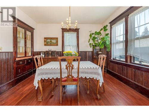 1550 15 Avenue Se, Salmon Arm, BC - Indoor Photo Showing Dining Room