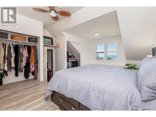 1550 15 Avenue Se, Salmon Arm, BC - Indoor Photo Showing Bedroom