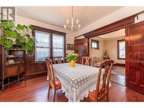 1550 15 Avenue Se, Salmon Arm, BC - Indoor Photo Showing Dining Room