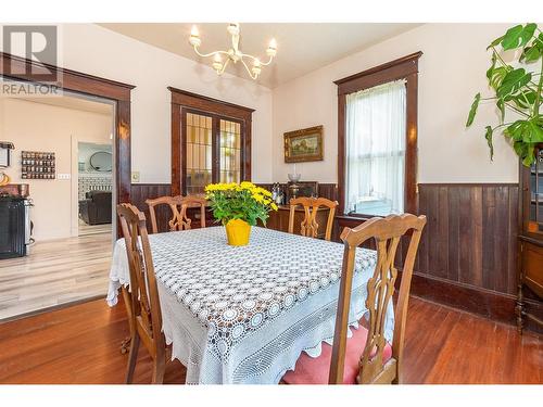 1550 15 Avenue Se, Salmon Arm, BC - Indoor Photo Showing Dining Room