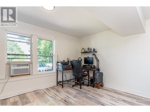 1550 15 Avenue Se, Salmon Arm, BC - Indoor Photo Showing Office