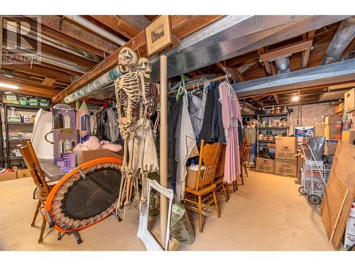 1550 15 Avenue Se, Salmon Arm, BC - Indoor Photo Showing Basement