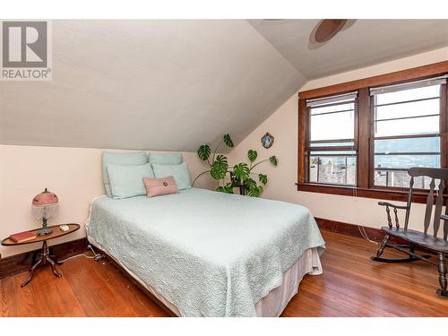 1550 15 Avenue Se, Salmon Arm, BC - Indoor Photo Showing Bedroom