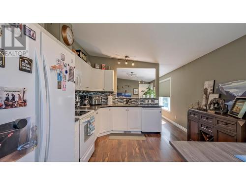 2550 Hollywood Road N Unit# 149, Kelowna, BC - Indoor Photo Showing Kitchen