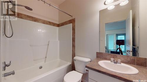 185 Chateau Crescent, Pilot Butte, SK - Indoor Photo Showing Bathroom