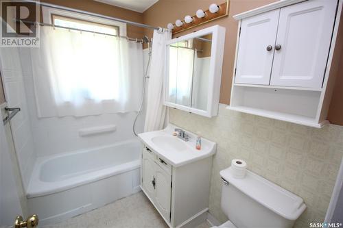 910 Howard Street, Indian Head, SK - Indoor Photo Showing Bathroom