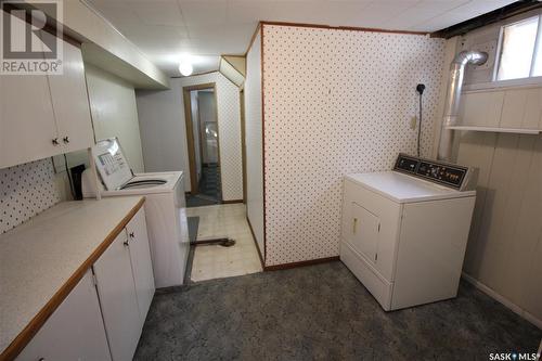 910 Howard Street, Indian Head, SK - Indoor Photo Showing Laundry Room