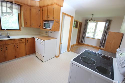 910 Howard Street, Indian Head, SK - Indoor Photo Showing Kitchen