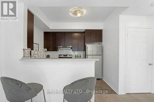 111 - 2891 Rio Court, Mississauga (Central Erin Mills), ON - Indoor Photo Showing Kitchen