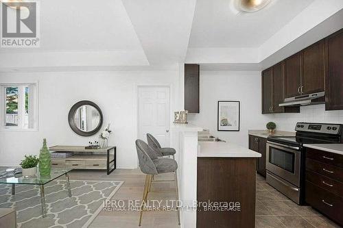 111 - 2891 Rio Court, Mississauga (Central Erin Mills), ON - Indoor Photo Showing Kitchen