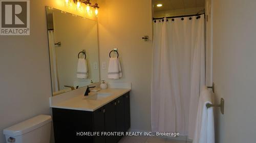 135 Cuesta Heights, Hamilton (Stoney Creek Mountain), ON - Indoor Photo Showing Bathroom