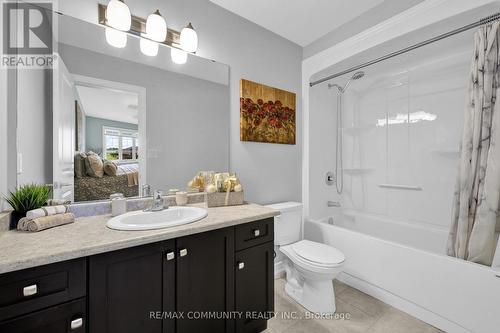 75 Heron Street, Welland, ON - Indoor Photo Showing Bathroom