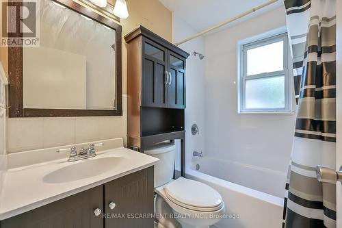 120 Cameron Avenue S, Hamilton (Bartonville), ON - Indoor Photo Showing Bathroom