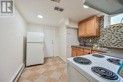 120 Cameron Avenue S, Hamilton (Bartonville), ON - Indoor Photo Showing Kitchen