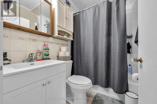 120 Cameron Avenue S, Hamilton (Bartonville), ON - Indoor Photo Showing Bathroom