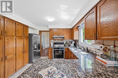 39 Lord Sydenham Court, Toronto, ON - Indoor Photo Showing Kitchen