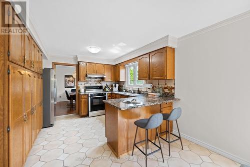 39 Lord Sydenham Court, Toronto, ON - Indoor Photo Showing Kitchen