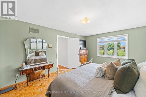 39 Lord Sydenham Court, Toronto (L'Amoreaux), ON - Indoor Photo Showing Bedroom