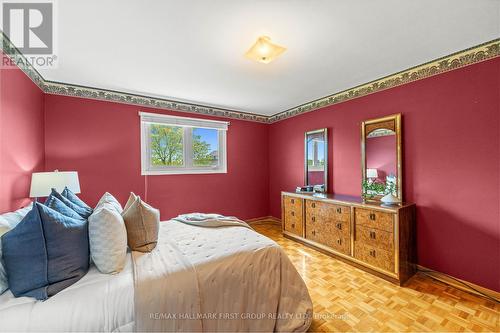 39 Lord Sydenham Court, Toronto (L'Amoreaux), ON - Indoor Photo Showing Bedroom