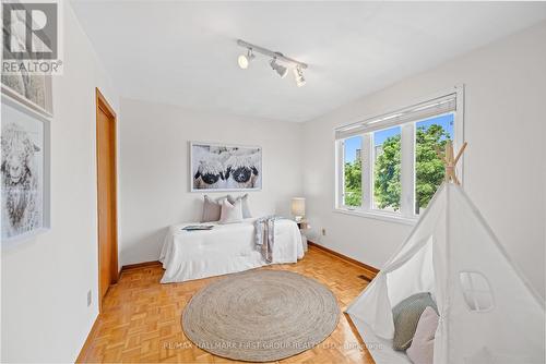 39 Lord Sydenham Court, Toronto (L'Amoreaux), ON - Indoor Photo Showing Bedroom