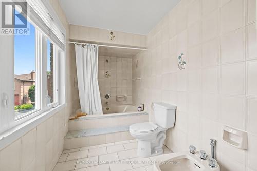 39 Lord Sydenham Court, Toronto, ON - Indoor Photo Showing Bathroom