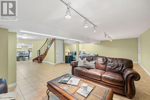 39 Lord Sydenham Court, Toronto (L'Amoreaux), ON - Indoor Photo Showing Living Room