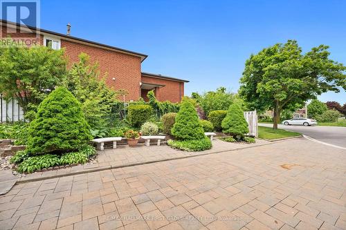 39 Lord Sydenham Court, Toronto (L'Amoreaux), ON - Outdoor