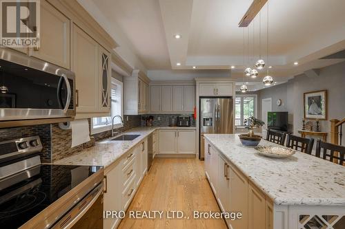 28 Innisdale Drive, Toronto (Wexford-Maryvale), ON - Indoor Photo Showing Kitchen With Stainless Steel Kitchen With Upgraded Kitchen