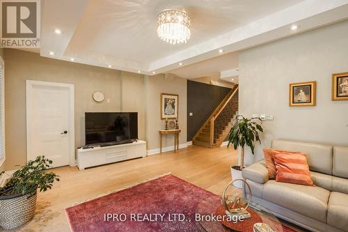 28 Innisdale Drive, Toronto (Wexford-Maryvale), ON - Indoor Photo Showing Living Room