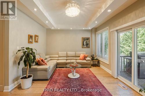 28 Innisdale Drive, Toronto (Wexford-Maryvale), ON - Indoor Photo Showing Living Room