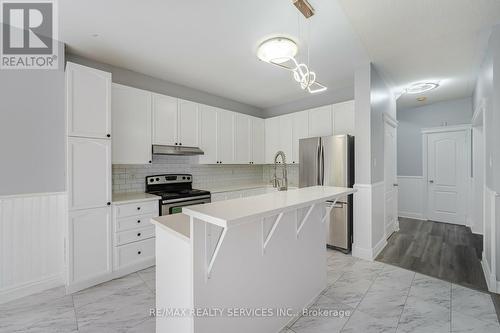 88 Sundridge Street, Brampton (Snelgrove), ON - Indoor Photo Showing Kitchen