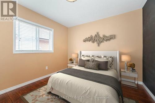 88 Sundridge Street, Brampton (Snelgrove), ON - Indoor Photo Showing Bedroom