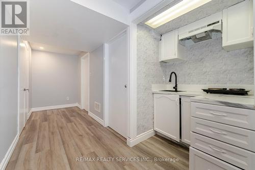 88 Sundridge Street, Brampton, ON - Indoor Photo Showing Kitchen