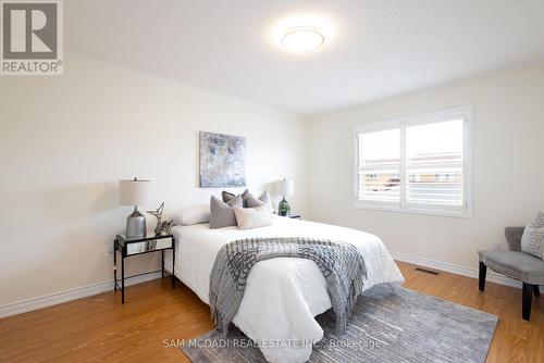 5958 Tenth Line, Mississauga (Churchill Meadows), ON - Indoor Photo Showing Bedroom