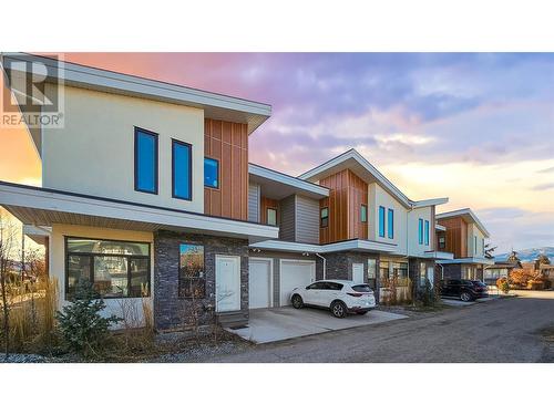 734 Kinnear Avenue Unit# 3, Kelowna, BC - Outdoor With Facade