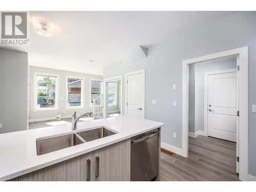 734 Kinnear Avenue Unit# 3, Kelowna, BC - Indoor Photo Showing Kitchen With Double Sink