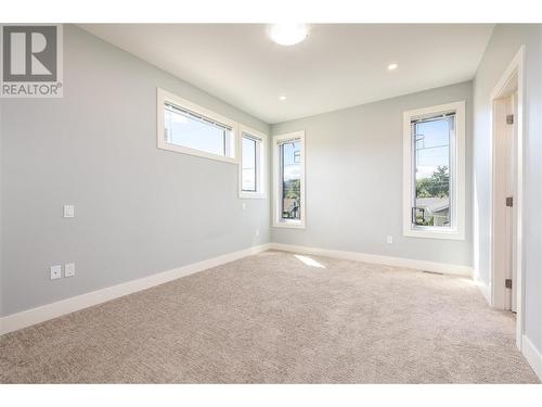 734 Kinnear Avenue Unit# 3, Kelowna, BC - Indoor Photo Showing Other Room