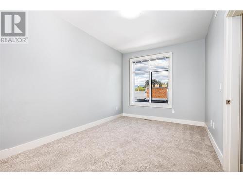 734 Kinnear Avenue Unit# 3, Kelowna, BC - Indoor Photo Showing Other Room