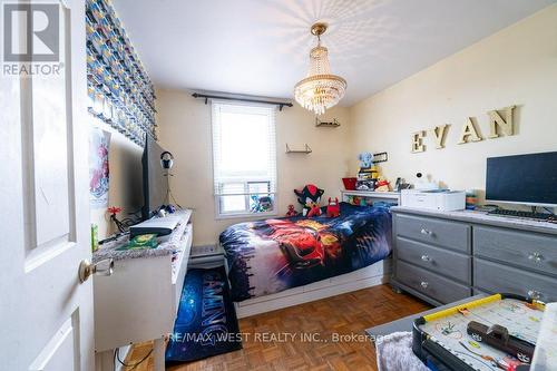 13 Rolyat Street, Toronto (Trinity-Bellwoods), ON - Indoor Photo Showing Bedroom