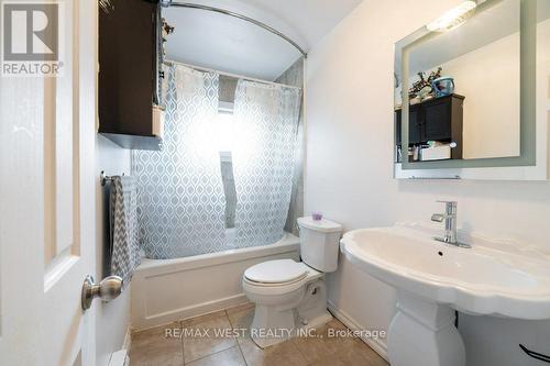 13 Rolyat Street, Toronto (Trinity-Bellwoods), ON - Indoor Photo Showing Bathroom